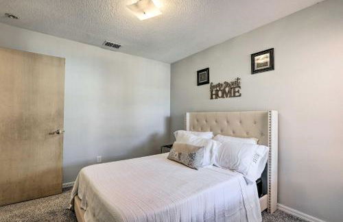 Less Than 8 Mi to Disney Getaway with Deck in Kissimmee! - Foto 18
