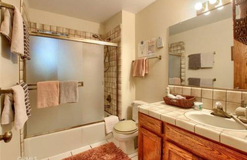 Beautiful Pet-Friendly Spacious Lodge near Yosemite & Lakes 12 Beds 6 BR up to 16 people - Foto 25