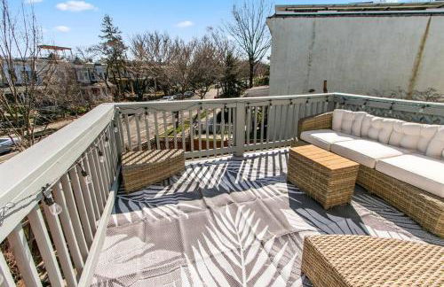 Capitol Hill Stay Like No Other - Photo 28