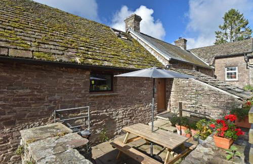 The Hayloft at Cwmffrwd Farm - Photo 24