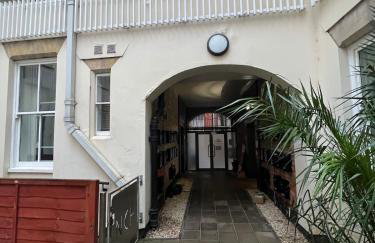 New & Modern 2-Bed Flat in City Centre - Foto 18