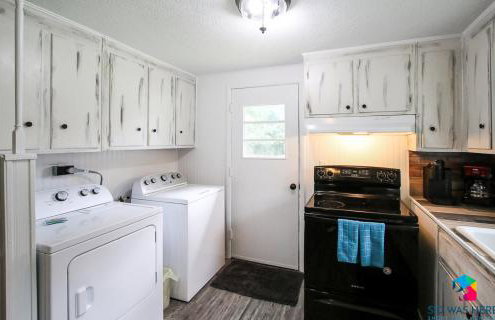 Cake By The Ocean Electric Recliners-Minutes From I-95 And Pembroke - Photo 17