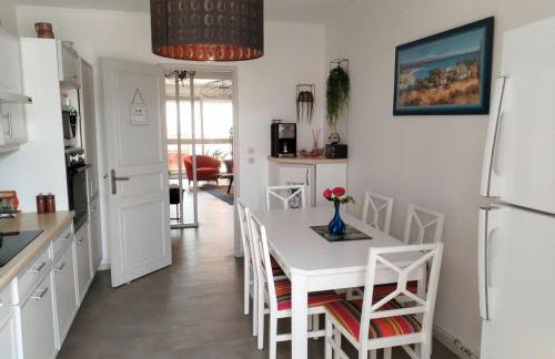 Lumineuse villa au pied de la pinède - Foto 21