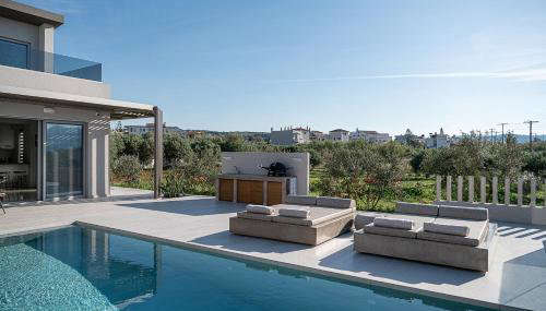 Fivi Villa, with Heated Pool & SeaViews, By ThinkVilla - Foto 3, sunbed
