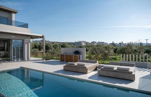 Fivi Villa, with Heated Pool & SeaViews, By ThinkVilla - Photo 3
