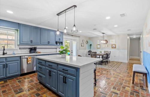 Ranch Home Gem 5BR Home Sleeps 12 with Game Room - Foto 12