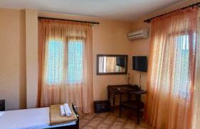 Xenonas ARXONTARİKİ - Photo 2