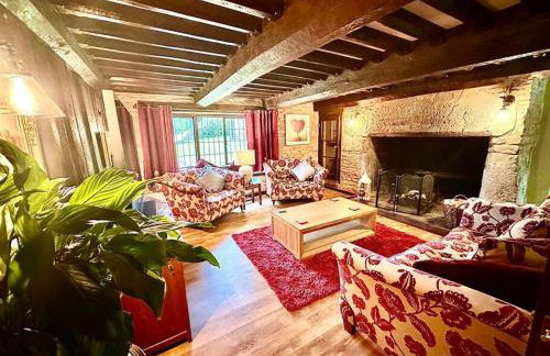 16th Century Farm House,6 Beds,5 BATHROOMS,SLEEPS 15,BBQ,HOT TUB,CINEMA ROOM WITH SURROUND SOUND,With Cymru Holidays - Foto 51