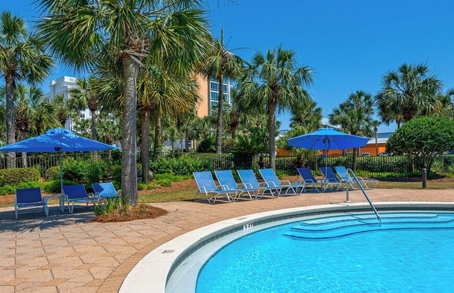 Spacious 2BR Condo w/ Partial Gulf Views, Pool, Across the Street From Beach! - Foto 37