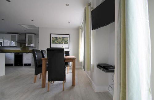 Honeysuckle Cottage with Hot Tub Park Facilities - Photo 14