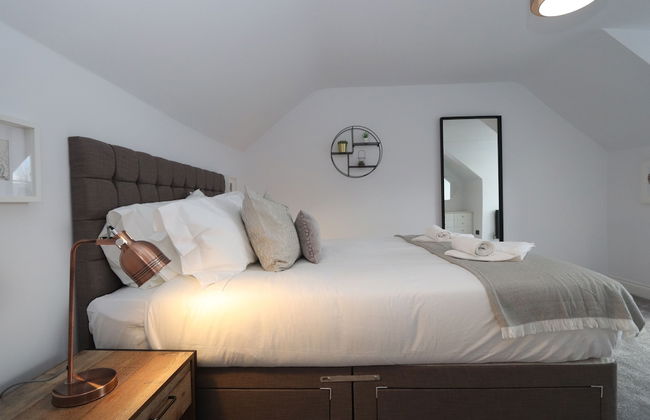 Dollar Apartments at 41 - Photo 3