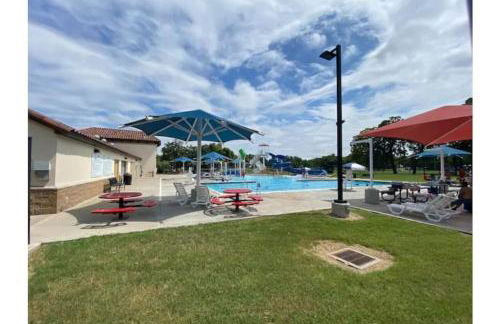 StockYards! Walk 3 Blocks-Ranch House sleeps 8 - Foto 32