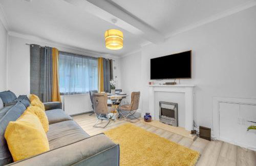 3 Bedrooms Homely House in Motherwell Sleeps 8 comfortably with 6 double beds Near Glasgow Edinburgh Free Private Parking Business Travellers Contractors Holiday Goers Near all Major transport links - Foto 2