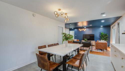 4-BD Mid-Modern Century with Firepit & Playground - Foto 4