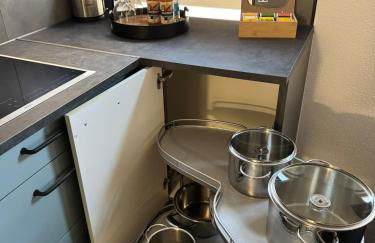 Luxus-Apartment im Herzen von Ludwigsburg - - WLAN - Klima - 24h Check-In - Waschmaschine - Terrasse - 200m vom Schloss und vom Ludwigsburger Marktplatz - - - Foto 15