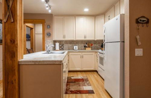 New Listing Updated 1 bedrm 1 bath Summit H Building #95 condo Just steps to Eagle Lodge sleeps 4 - Foto 15