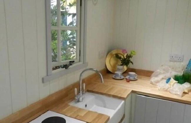 Posh Huts - Photo 11