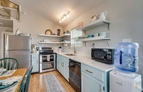 Fish and Boat Home with Spacious Yard in Seadrift - Foto 10