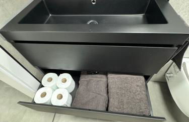 Luxus-Apartment im Herzen von Ludwigsburg - - WLAN - Klima - 24h Check-In - Waschmaschine - Terrasse - 200m vom Schloss und vom Ludwigsburger Marktplatz - - - Foto 23