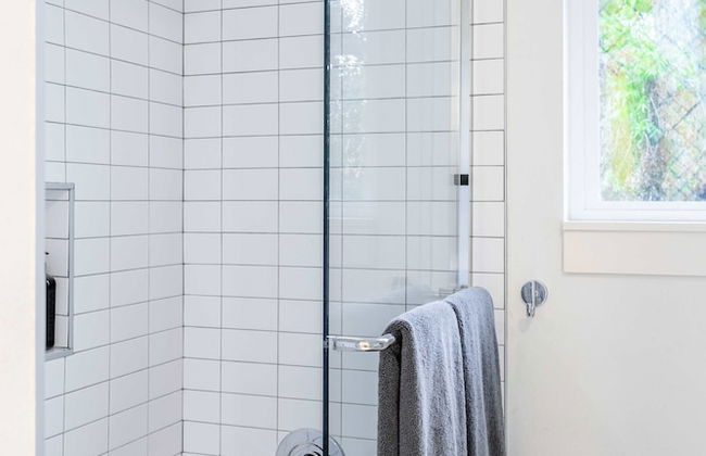 Modern ATX Mansion 6th Street 3 min Scooter - Foto 19