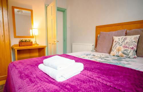 Purple Cloud Cosy 4 bed Cottage with Garden Parking Pet-Friendly - Foto 5