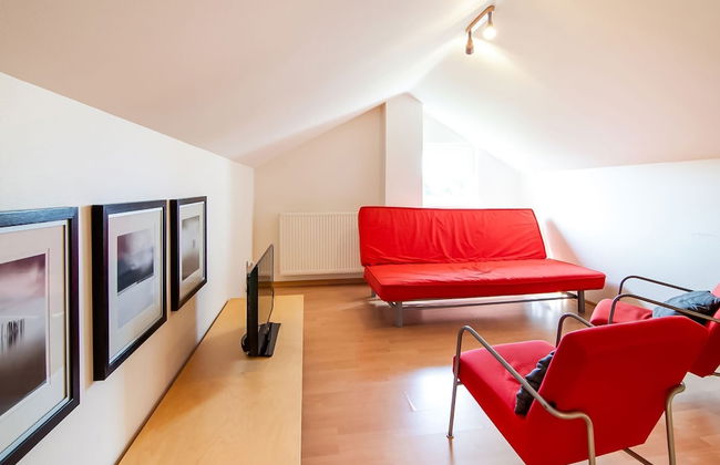 Luxurious Villa With Pool and Sauna, and Very Suitable for Culinary Workshops - Photo 14