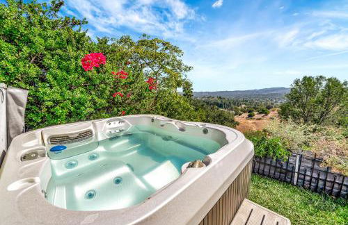Stunning Hilltop 5BR With View And Hot Tub! - Foto 68