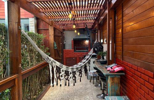 Chalé com PISCINA Privativa, com 2 QUARTOS, ESTACIONAMENTO em Condomínio com PORTARIA 24h, Sauna, Quadras, 3 PISCINAS no condomínio, Pesca e Parquinho Infantil - SmarTV na sala de estar, TV na área CHURRASQUEIRA, Wi-Fi e Cozinha Completa - Foto 58