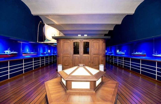 Acuario de Génova + Galata Museo del Mare + Paseo en barco - Foto 3