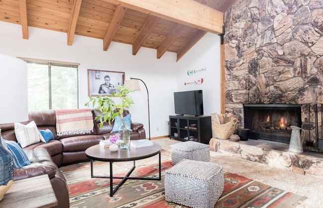 Wolfe by AvantStay | 5mins NorthStar! Fireplace, 2 Private Decks! - Photo 110