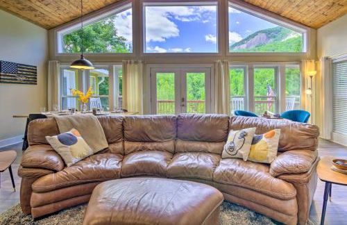 Stunning Mtn Views! Group Getaway in Chimney Rock - Foto 6