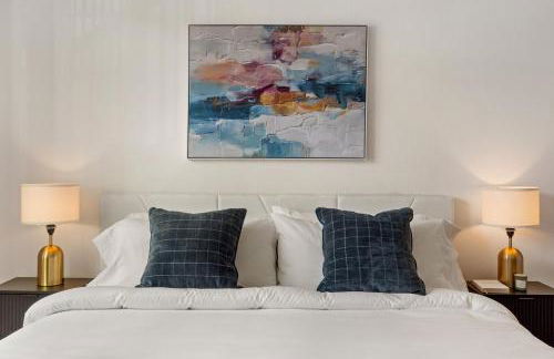 Polished Contemporary 2BR 2BA Private Balcony - Foto 29