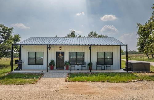 La Casita: Hot-tub & Firepit, 15 min to Fred! - Photo 39