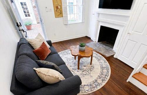 Center City Trinity with Roof Deck, Patio & Workspace - Foto 2