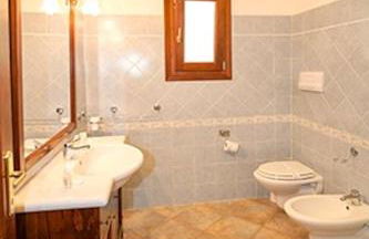 Residence with swimming pool just 5 minutes from Budoni, apartments with air conditoning and private outdoor area - Foto 13