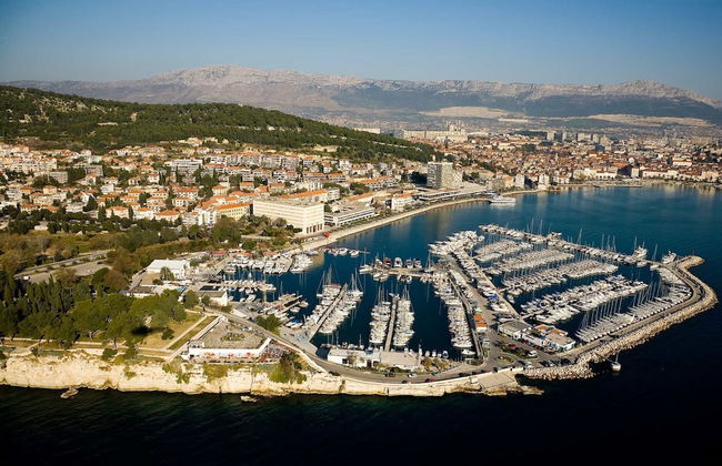 Modern apt Close to Znjan Beach, With big Terrace - Photo 35