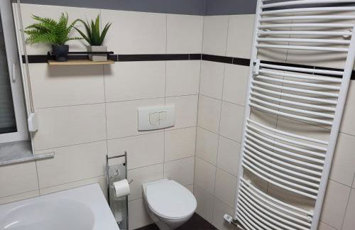 2 Raum Wohnung im 1OG mit Terrasse und AC - Foto 10