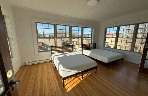 Warm and Cozy 4Bd 2Bath - Foto 5