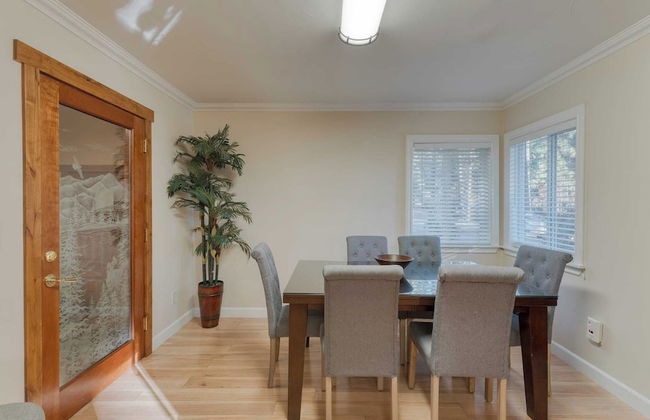 Lake Star by Avantstay Hot Tub, Walk to Beach - Foto 8