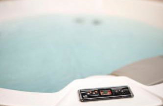 Play Queen - A Playful Unique Hot Tub Retreat - Foto 13