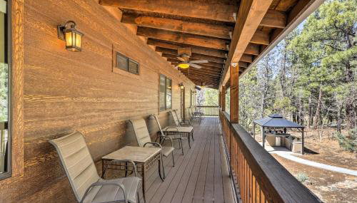 3 Mi to Rainbow Lake: Home w/ Hot Tub & Deck - Foto 2