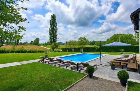 5 Bedroom Cozy Home In Desni Stefanki - Foto 10