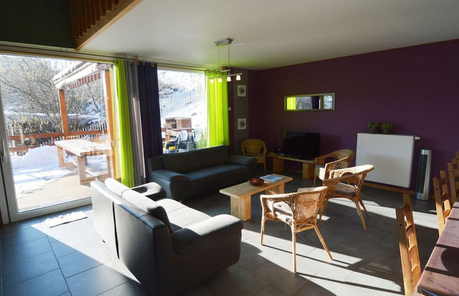 Lovely Modern Cottage With Sauna, Bubble Baths and Even a Beach on the River - Photo 9