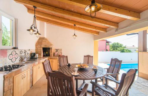 Villa Maredi with pool - Foto 9