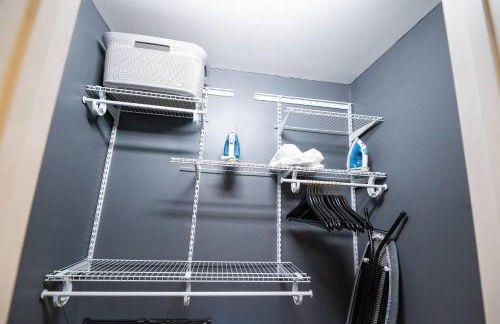 Modern Stay on Green Valley - 2.5 Mi to Downtown - Foto 21