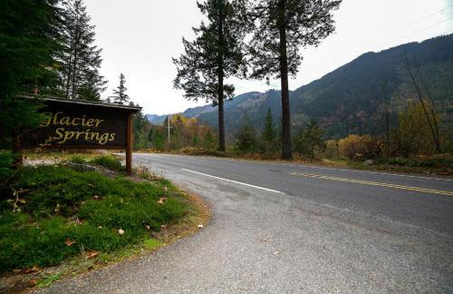 Glacier Springs Cabin 65 - Hot Tub - Wi-Fi - Foto 38