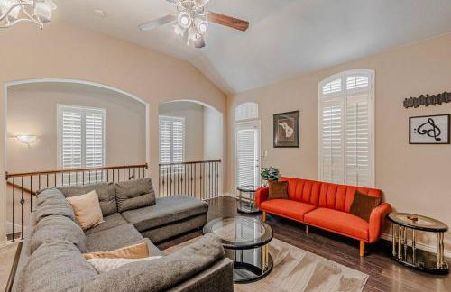 The Castle! by the Lake with Pool & Balcony West Plano - Foto 39