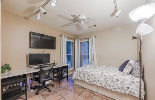 Riverside country retreat with easy access to all that Houston has to offer - Foto 64