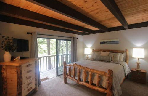 Woodsy retreat near Northstar & lake - Foto 4