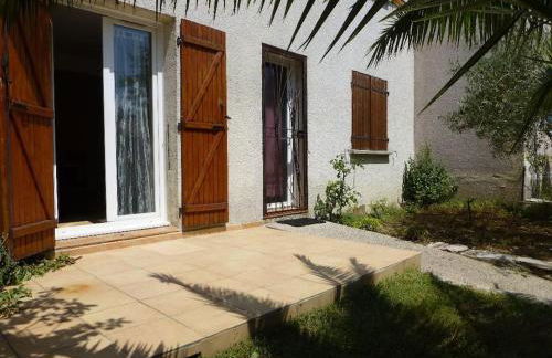 Beau F2 rdc entier 40m2 calme terrasse jardin parking gratuit sur place - Foto 3